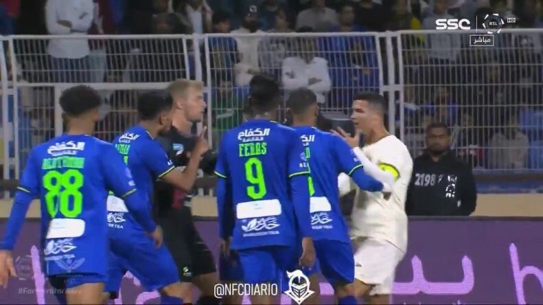 تصاویر| رونالدو با عربها سرشاخ شد/ فریم به فریم با خشم کریستیانو!