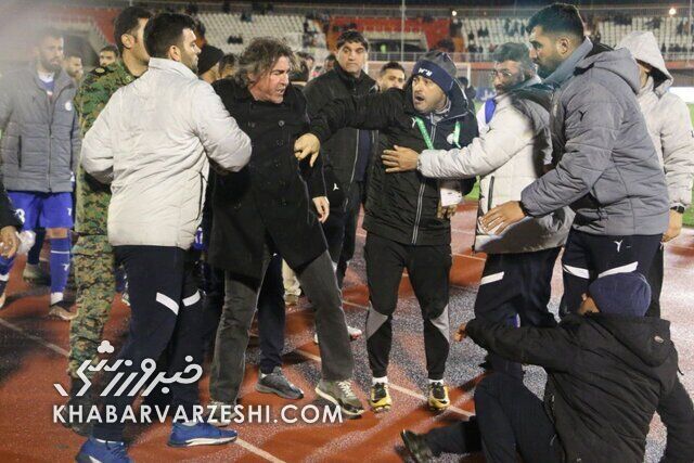 همین کار را کردید که لوکادیا گفت ۱۰۰سال از دنیا عقبیم/ به چه حقی سرمربی استقلال را کتک می زنند!/ آقایی که توئیت زد را بقال محلشان نمی شناسد