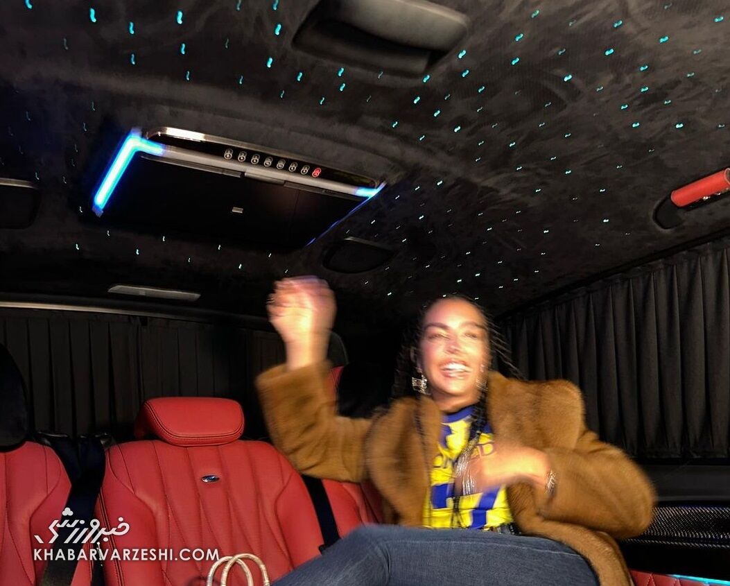 عکس| خودروی لوکس نامزد رونالدو در عربستان/ گرفتن پارتی سیار در خیابان!