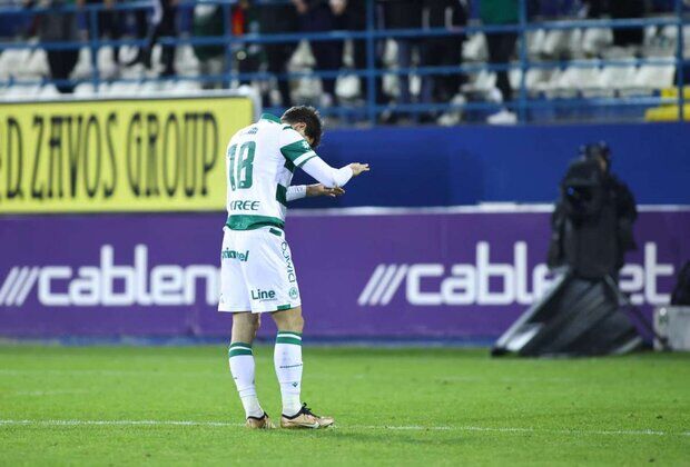 شب تلخ لژیونر ایرانی با فریاد هواداران؛ زودتر برو رختکن!/ عذرخواهی هم فایده نداشت!