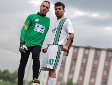 عکس| ادای احترام بازیکنان پرسپولیس به ملی پوشان فوت شده در زلزله ترکیه