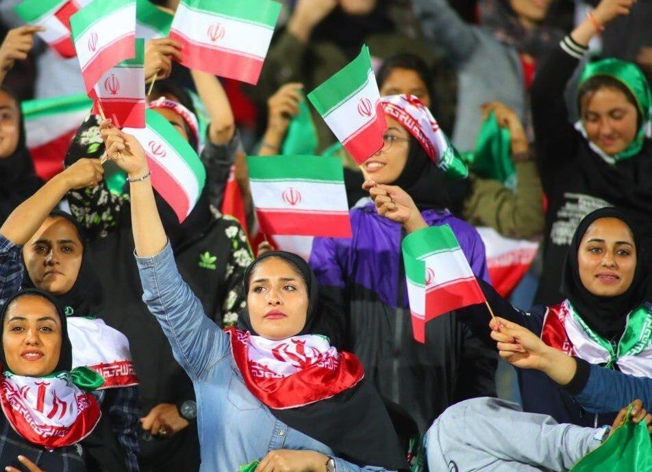 حضور زنان در استادیوم