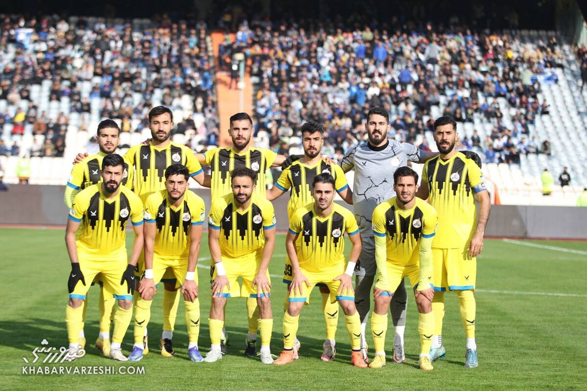 استقلال به صدرنشینی نزدیک شد/ برد پرگل آبیها برای چسبیدن به پرسپولیس و سپاهان