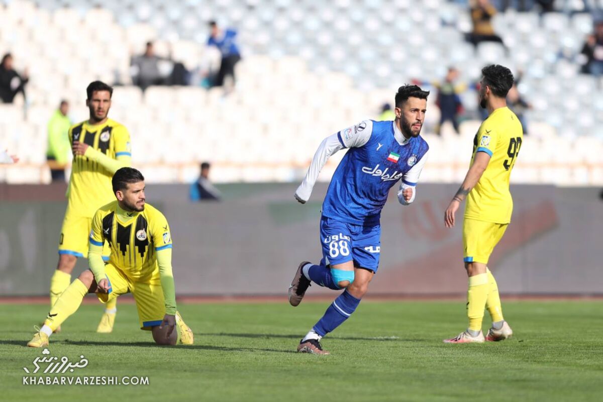 تصاویر | بغض ستاره استقلال ترکید/ فریم به فریم با لحظه خاص برای یک آبیپوش