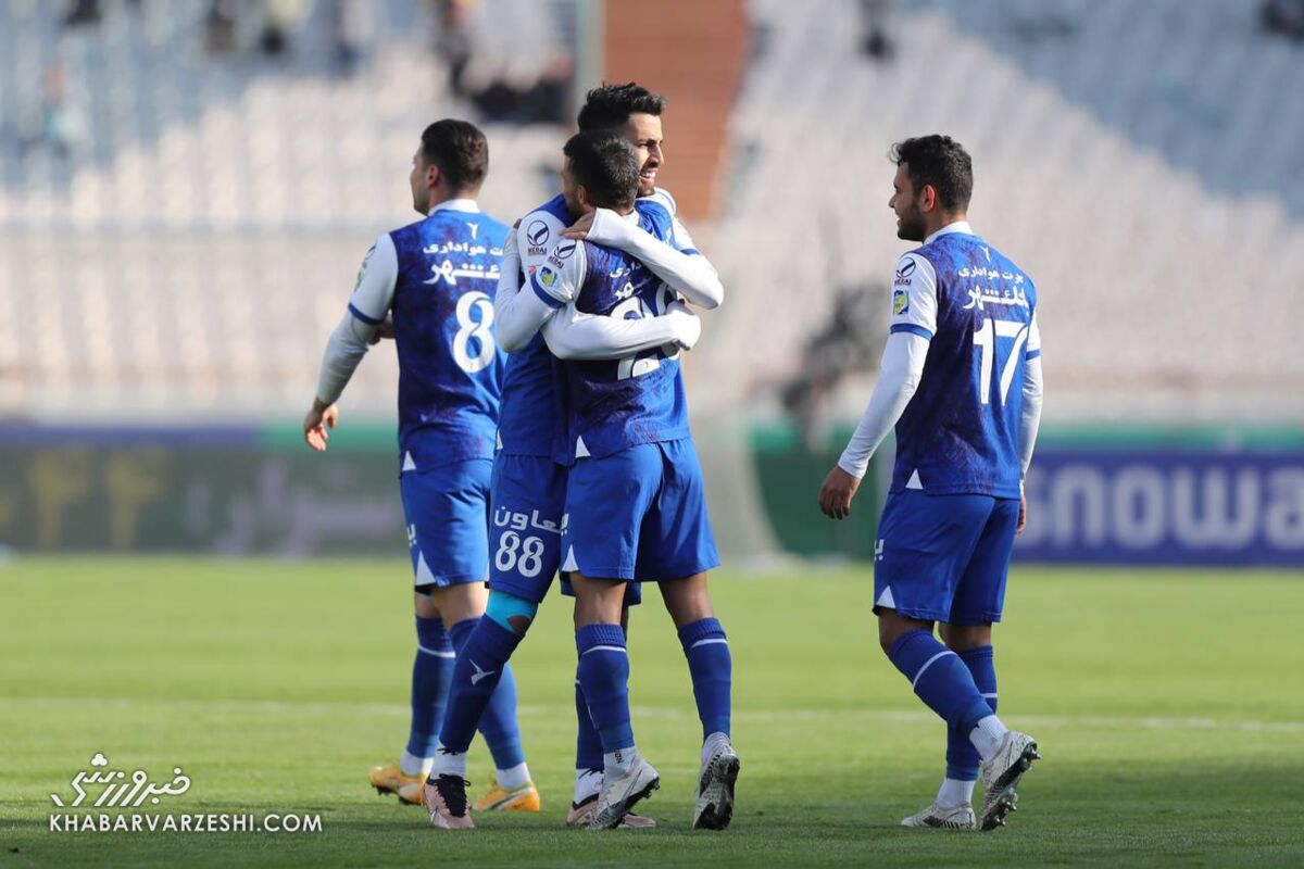 تصاویر | بغض ستاره استقلال ترکید/ فریم به فریم با لحظه خاص برای یک آبیپوش