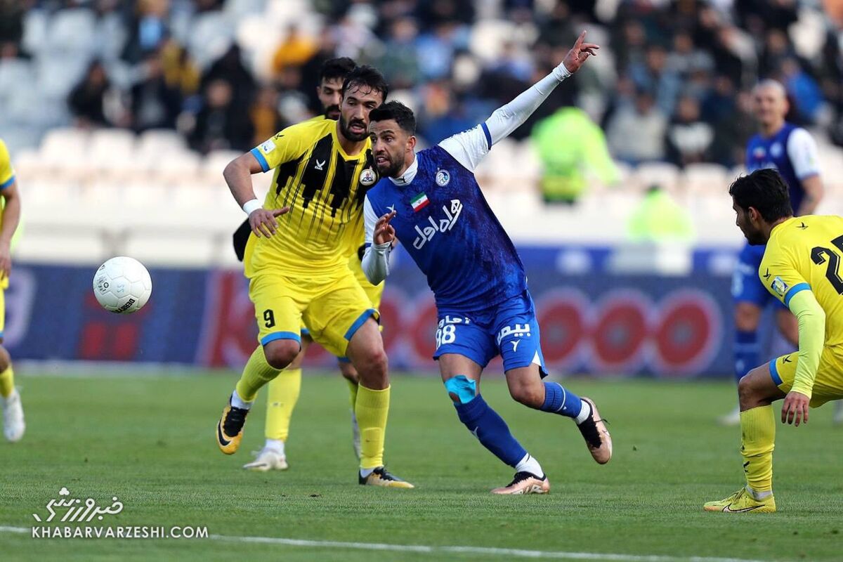 تصاویر | بغض ستاره استقلال ترکید/ فریم به فریم با لحظه خاص برای یک آبیپوش