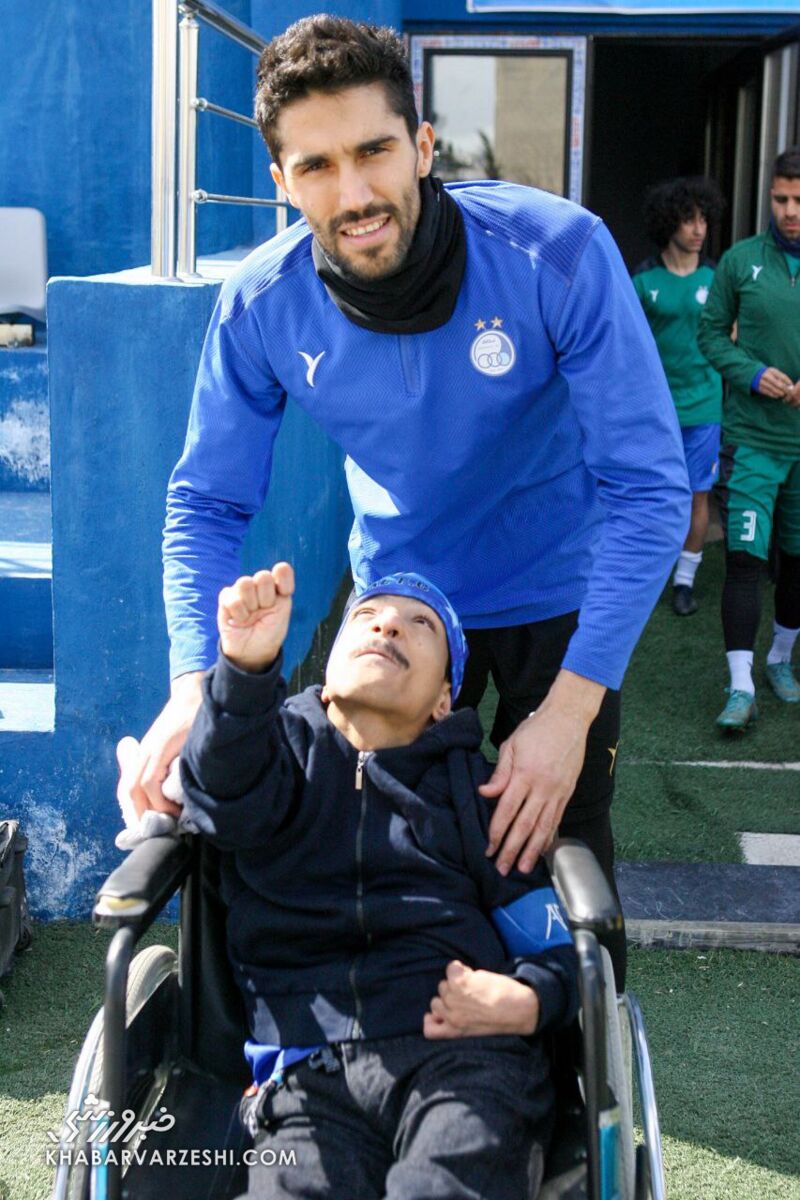 عکس| استقبال ساپینتو از مهمان ویژه در تمرین استقلال