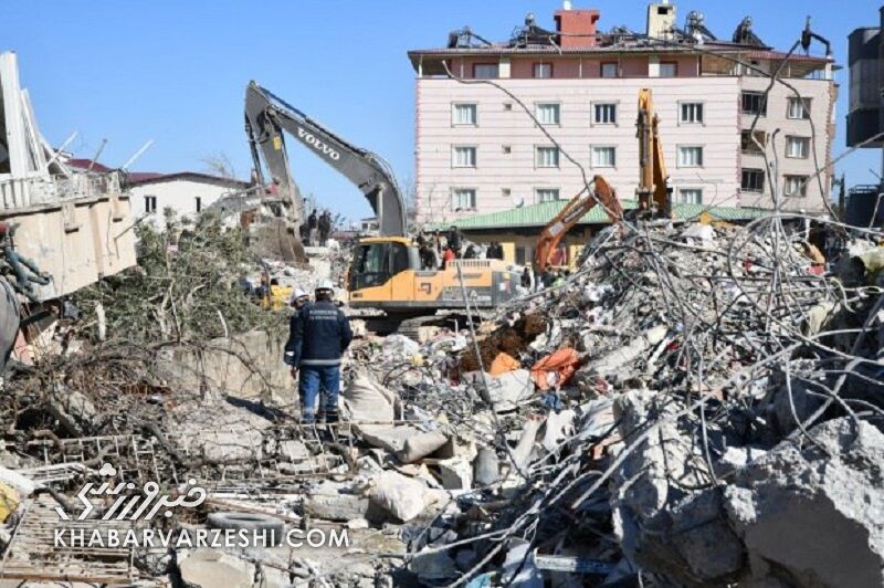 کمک‌های ایلکای گوندوغان ستاره منچسترسیتی و همسرش به زلزله‌زده‌های ترکیه/ به ما در این راه کمک کنید