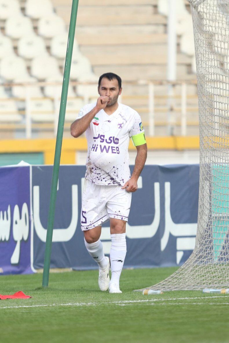 عکس| بازگشت بازیکنی که فرزندش را از دست داد/ گذر از روزهای تلخ