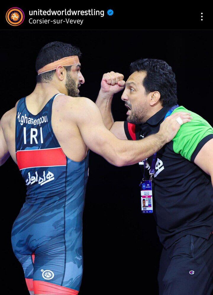 عکس| مشت پژمان درستکار رو به روی ستاره کشتی ایران/ تصویری که فدراسیون جهانی منتشر کرد