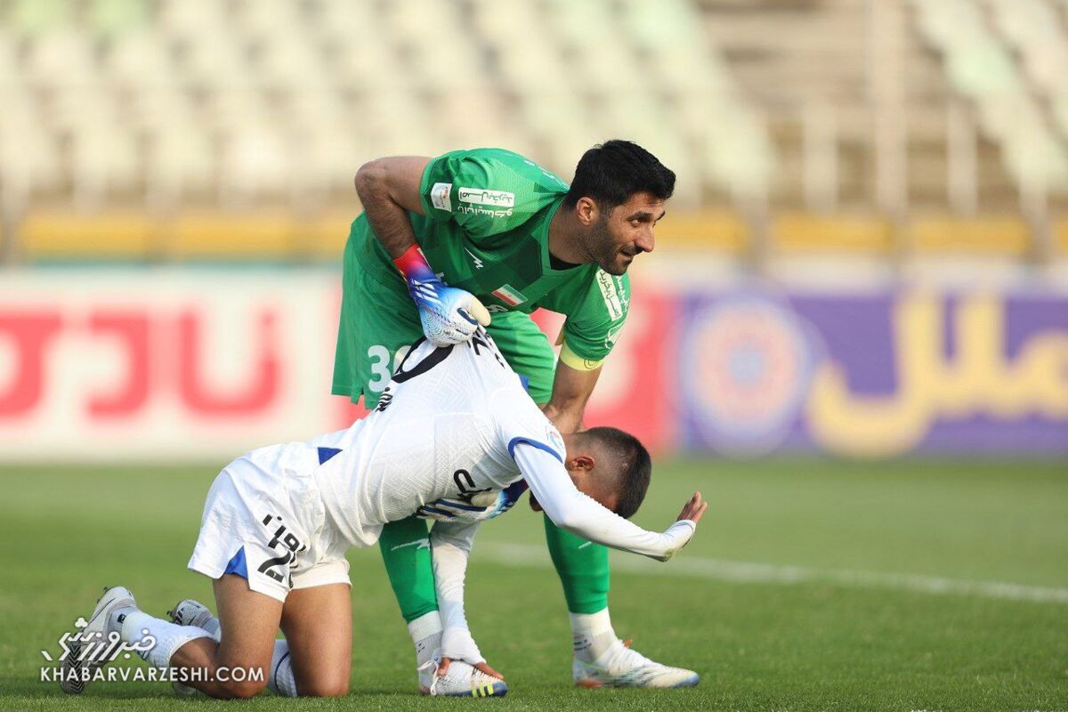 عکس | تصویری عجیب از گلزن و سنگربان استقلالی