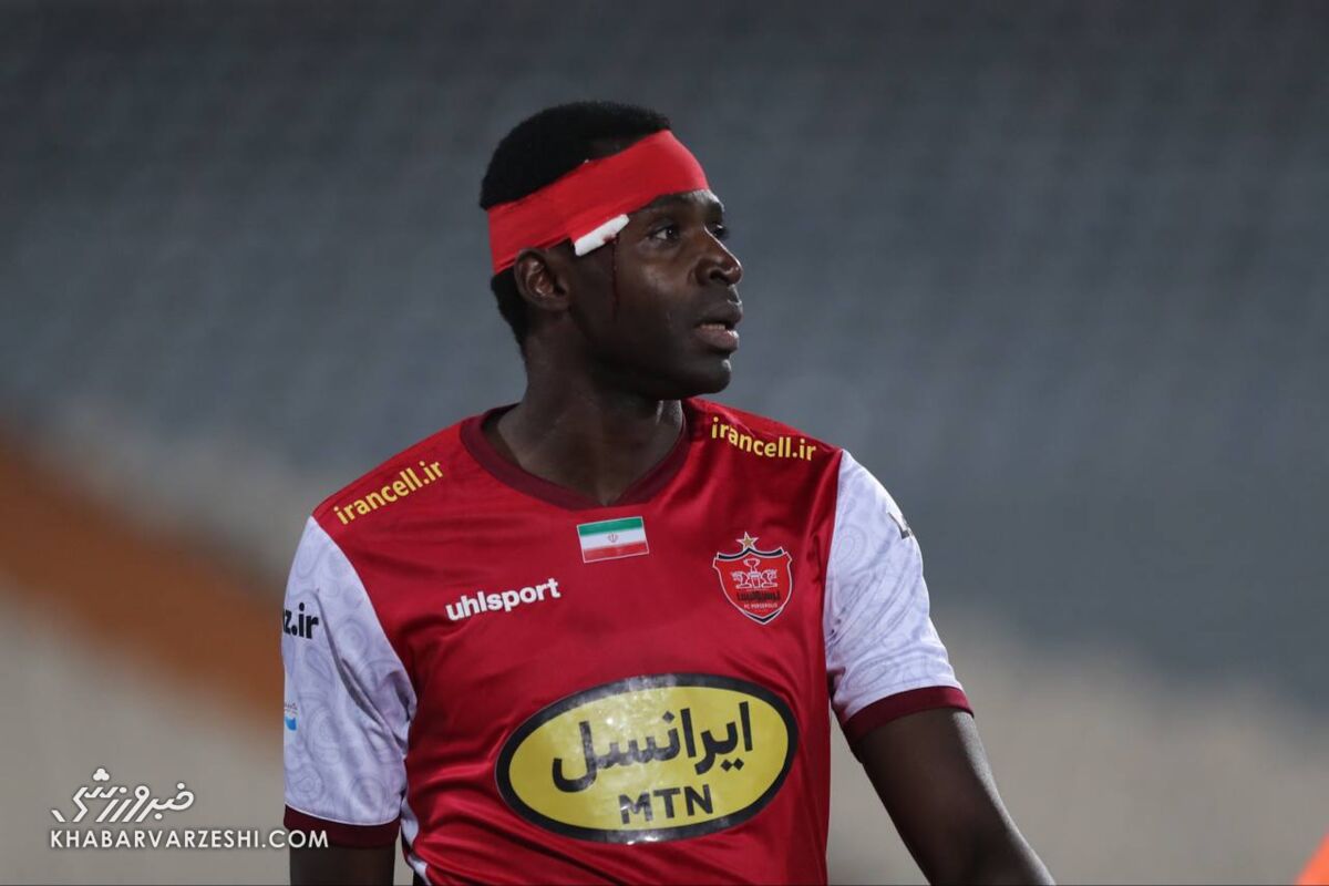 بازیکن پرسپولیس فرسنگ ها دورتر از خواسته گل محمدی