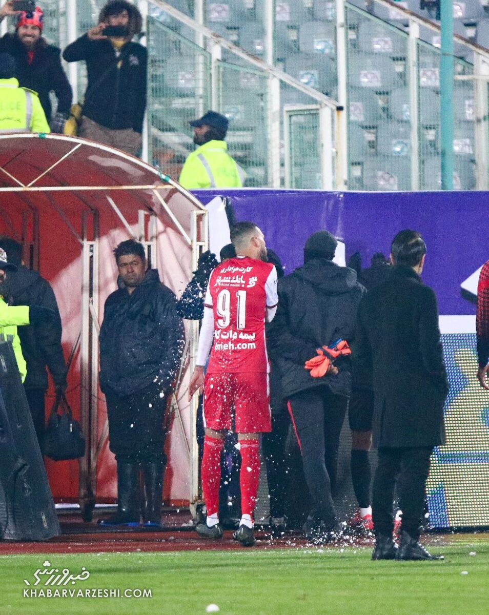 عکس | حمله عجیب هواداران پرسپولیس به خرید گلمحمدی/ استقبال بد از پریرا در آزادی