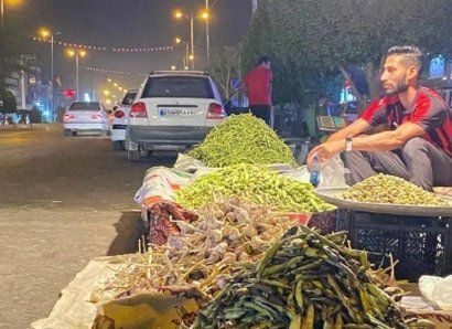 ماجرای فوتبالیستی که دست‌فروشی می‌کند/ برخی ستاره‌های فوتبال ایران در سوپر مارکت کار می‌کردند