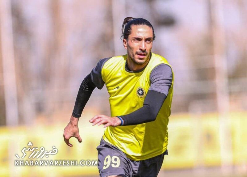 مورایس هم به بازیکن جنجالی و اخراجی استقلال رحم نکرد/ نیمکت نشینی مطلق به سبک ساپینتو؛ آینده سیاوش به دیدار با پرسپولیس گره خورد!