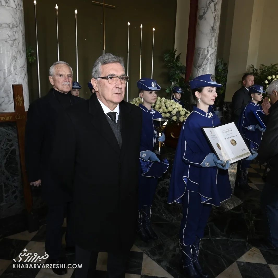 عکس| ادای احترام برانکو به سرمربی پیشین ایران/ پروفسور در مراسم خاکسپاری بلاژویچ شرکت کرد