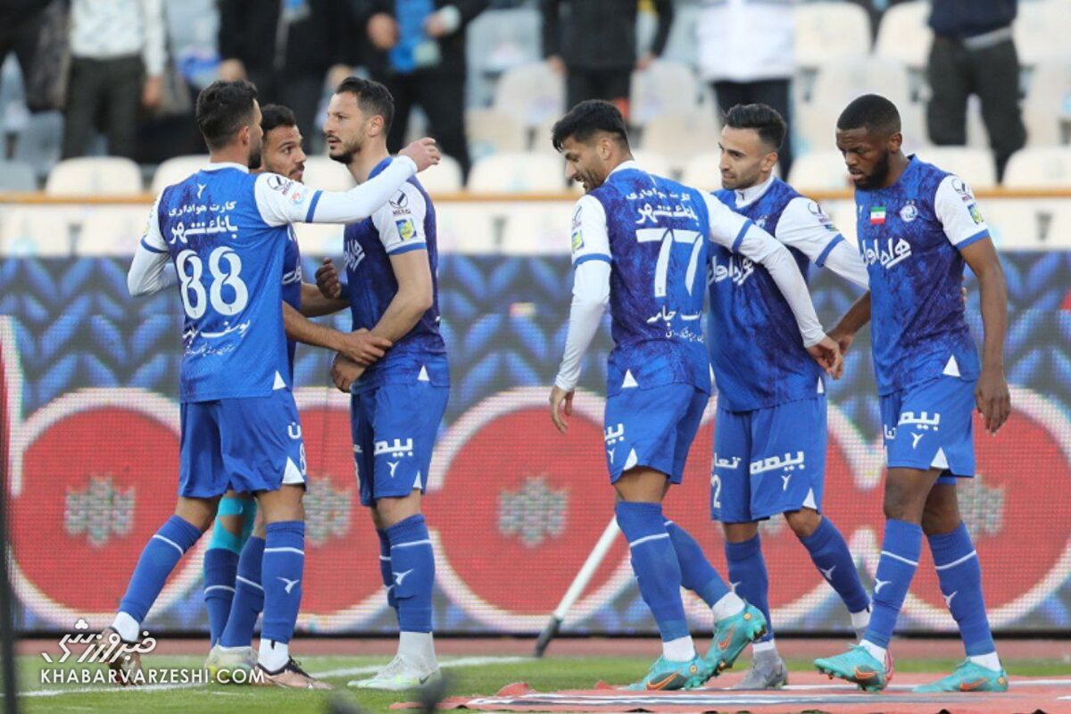 این ساپینتو خودش را فدای این هوادار میکند/ حالا استقلال بدون سرمربی هم برنده می شود/ ساپینتو استاد غافلگیر کردن است