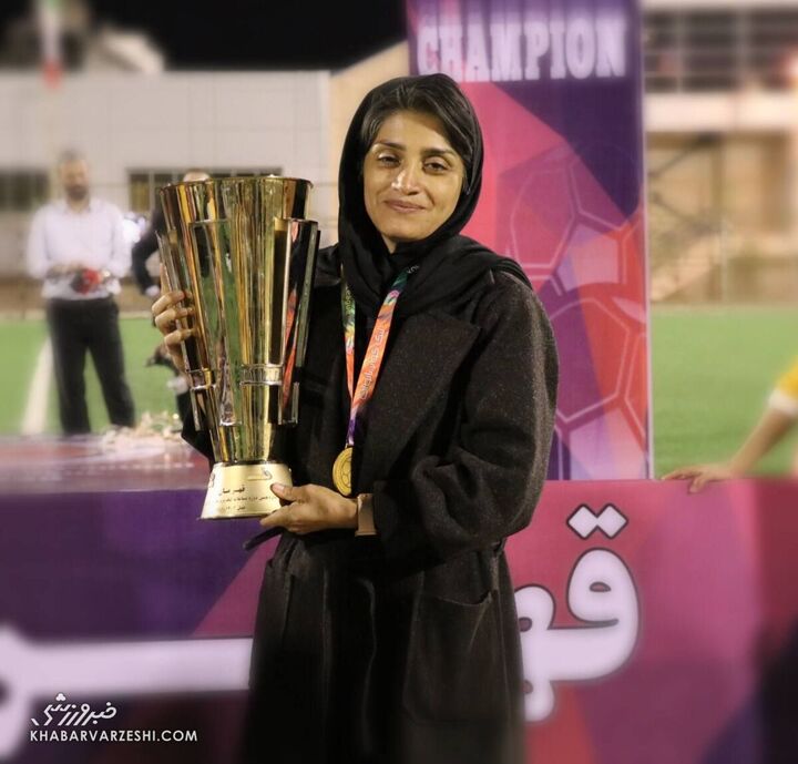 جشن قهرمانی خاتون بم در لیگ برتر بانوان ایران