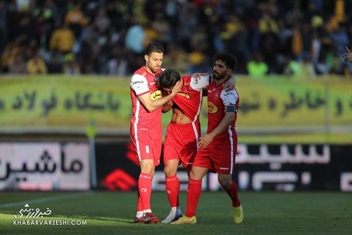 عکس| لحظات احساسی سیامک نعمتی پس از گلزنی/ اشک های بی امان بازیکن مازاد پرسپولیس