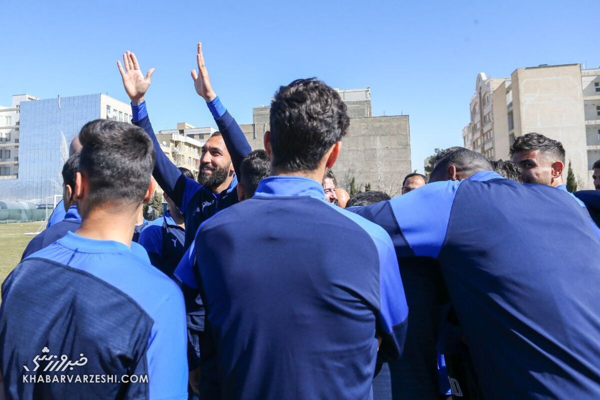 عکس| ذوق زدگی روزبه چشمی از لقبی که هواداران به او دادند/ کاپیتان استقلال جهانی شد