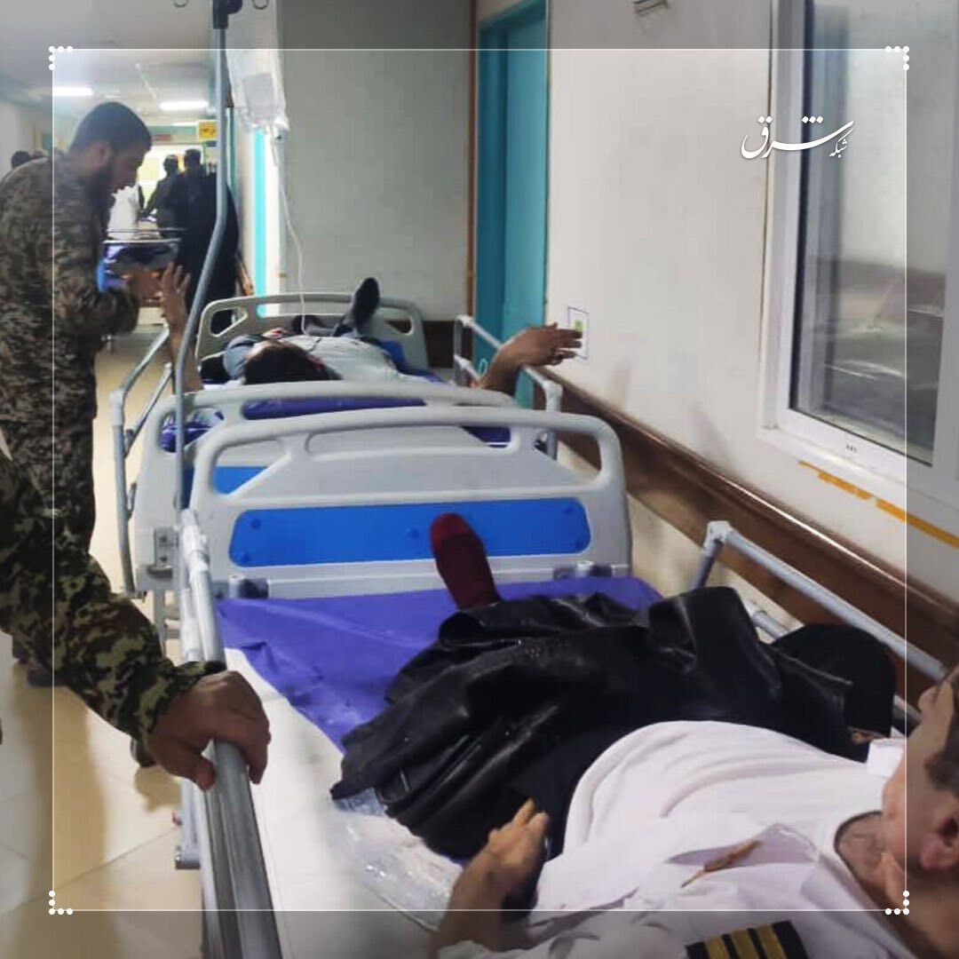 تصاویری از همراهان وزیر ورزش و جوانان در بیمارستان پس از سقوط هلی‌کوپتر