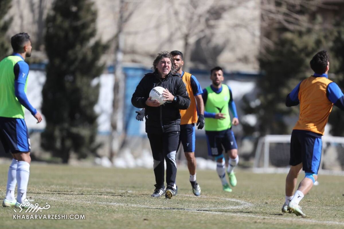 توصیههای مهم ساپینتو به بازیکنان استقلال؛ با این نکات طلایی شما برندهاید/ تنها کار مهمتان یک چیز است/ روی دربی تمرکز کنید حتی وقت استراحت