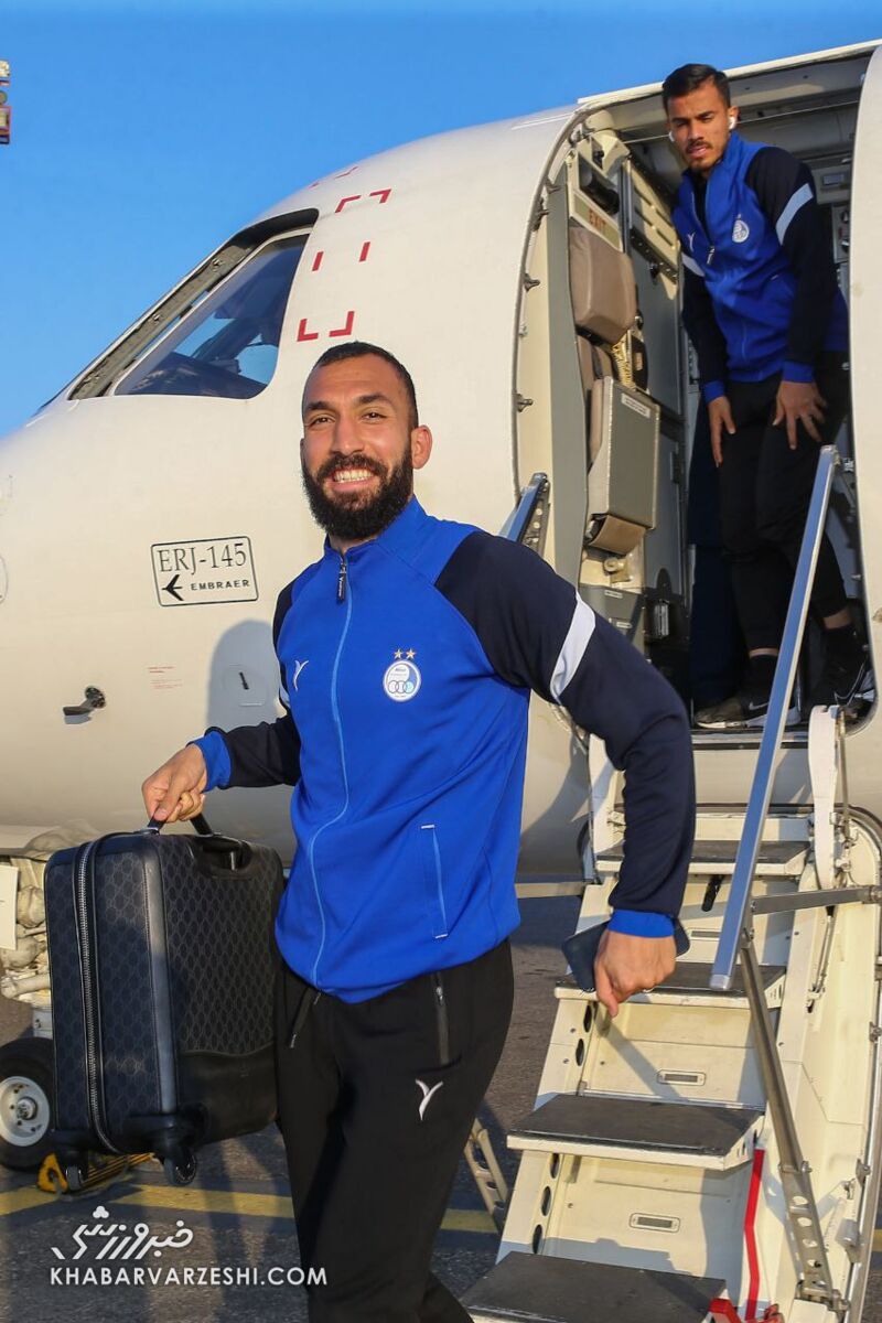 عکس| کاپیتان استقلال کنار اتاق خلبان استقلالی/ تبریک ویژه تیم پرواز به ساپینتو