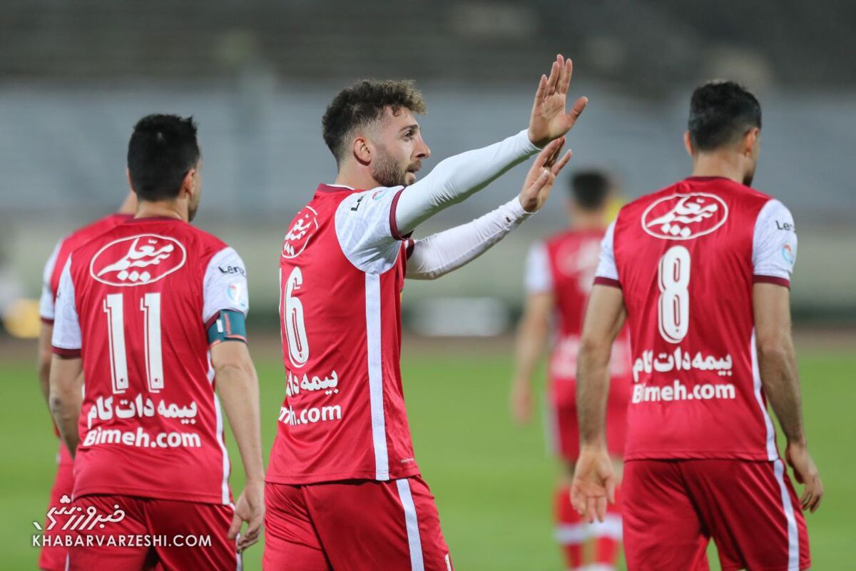 این ۲ بازیکن اصلا در حد پرسپولیس نیستند/ یحیی مجبور نبود ۱۰۰ سال به این بازیکن بازی نمی داد/ بیرانوند کار خاصی نکرد!