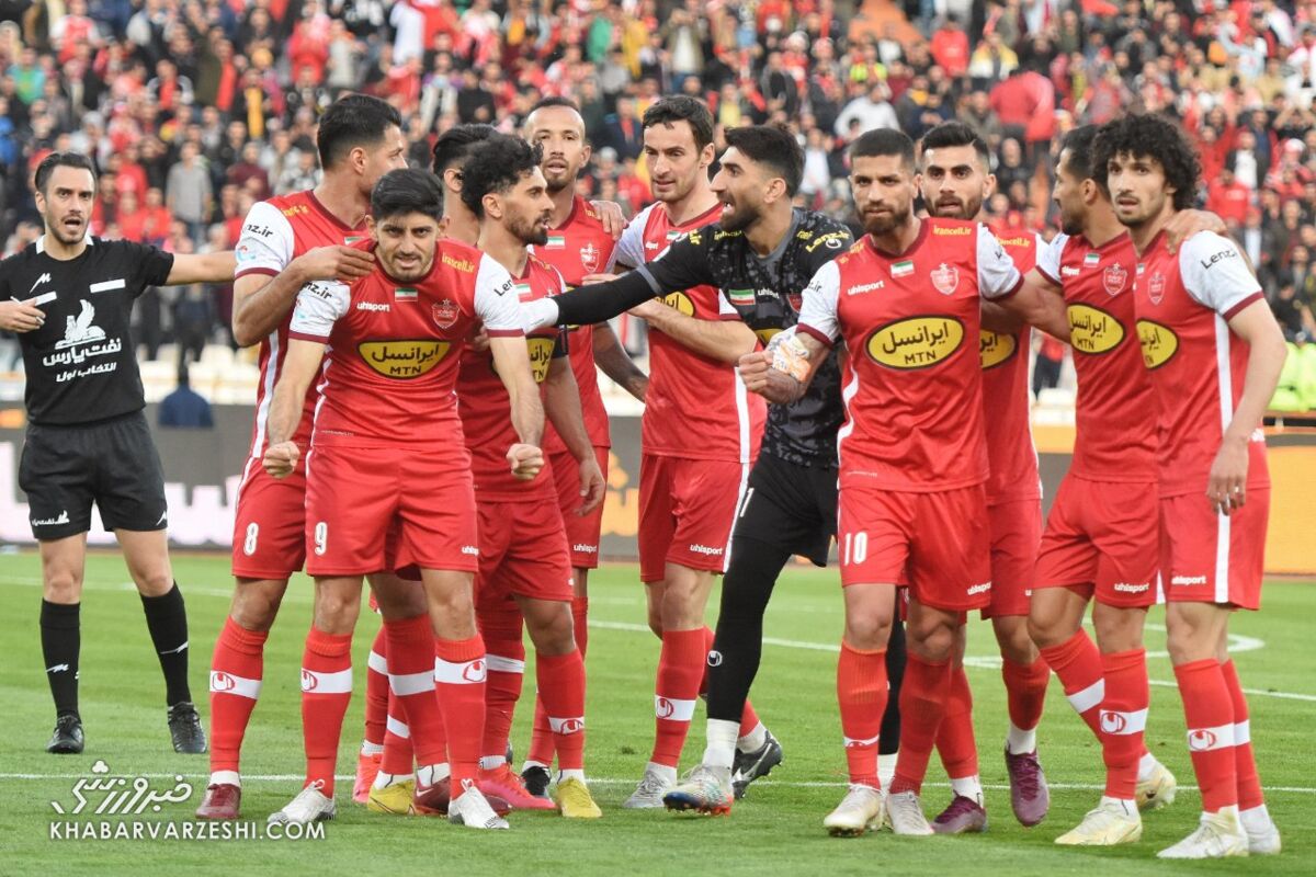 فوتبال ایران باید به ستاره پرسپولیس ببالد/ هنوز چیزی از خرید گل محمدی ندیدیم! فوتبال ایران باید به ستاره پرسپولیس ببالد/ هنوز چیزی از خرید گل محمدی ندیدیم!