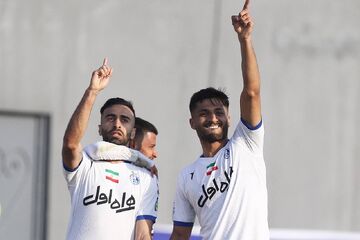 نه امارات، نه قطر و نه تیمی دیگر!/ ارسلان مطهری تا پایان لیگ ۲۳ با استقلال قرارداد دارد