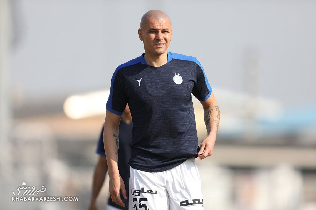 چرا بازیکن جدید در تمرین استقلال شرکت نکرد؟ چرا بازیکن جدید در تمرین استقلال شرکت نکرد؟