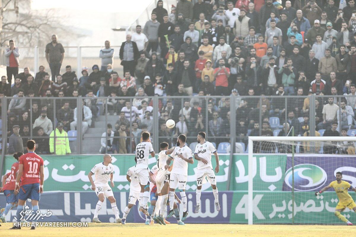 استقلال گل کریس رونالدویی خورد/ فکر کنم دروازه نساجی را طلسم کرده بودند/ هرکس جای حسینی بود گل میخورد