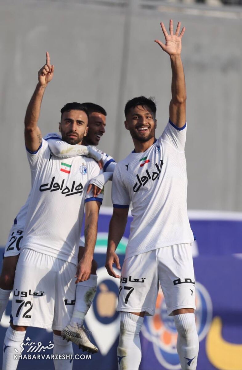 عکس| حرکت عجیب بازیکنان استقلال با نماد کری خوانی پرسپولیس