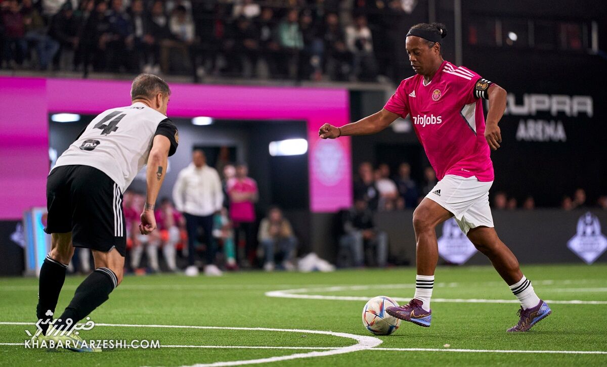 عکس| رونالدینیوی افسانهای در لیگ اسپانیایی گلزنی کرد/ بازگشت خاطرهها به مستطیل سبز/ توجه شگفتانگیز در شبکههای اجتماعی به اسطوره برزیلی