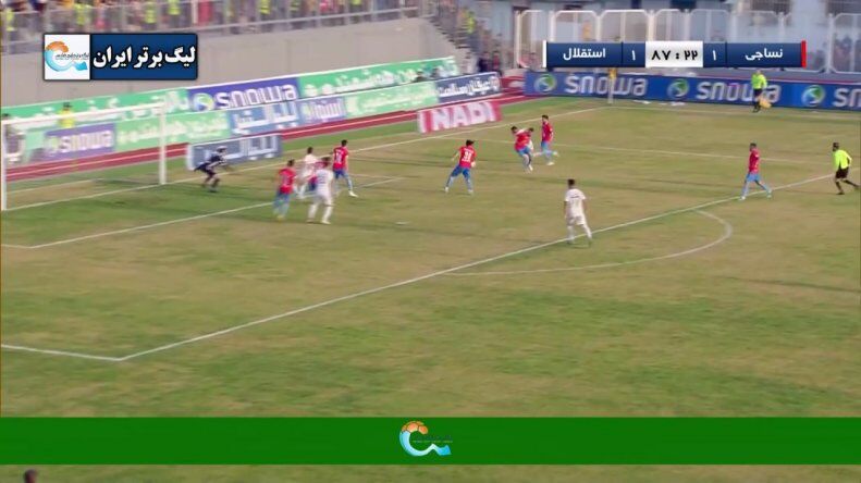 عکس| عرب براقی صحنه را دید و برای استقلال پنالتی نگرفت/ در جلسه ویژه داوران در رختکن چه اتفاقی افتاد؟