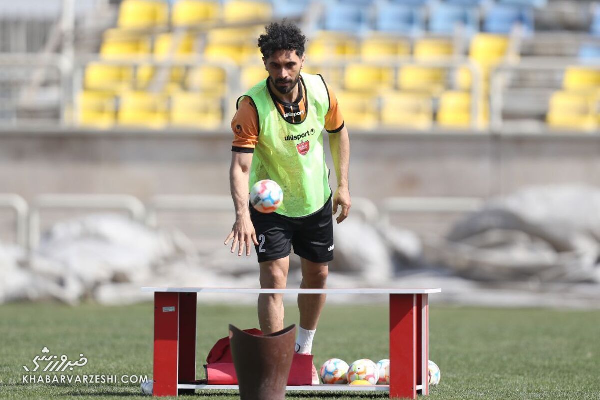 تصاویر| اختراع جدید کریم باقری در تمرین پرسپولیس