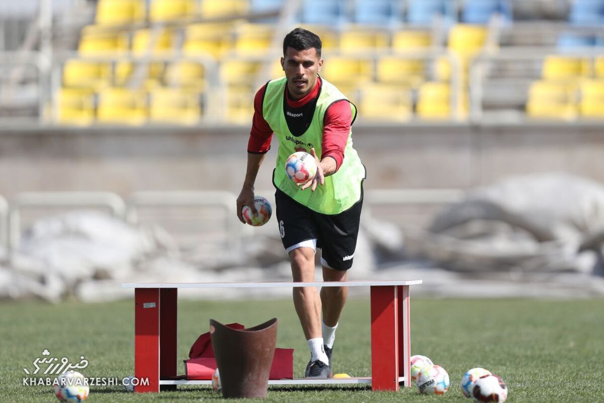تصاویر| اختراع جدید کریم باقری در تمرین پرسپولیس