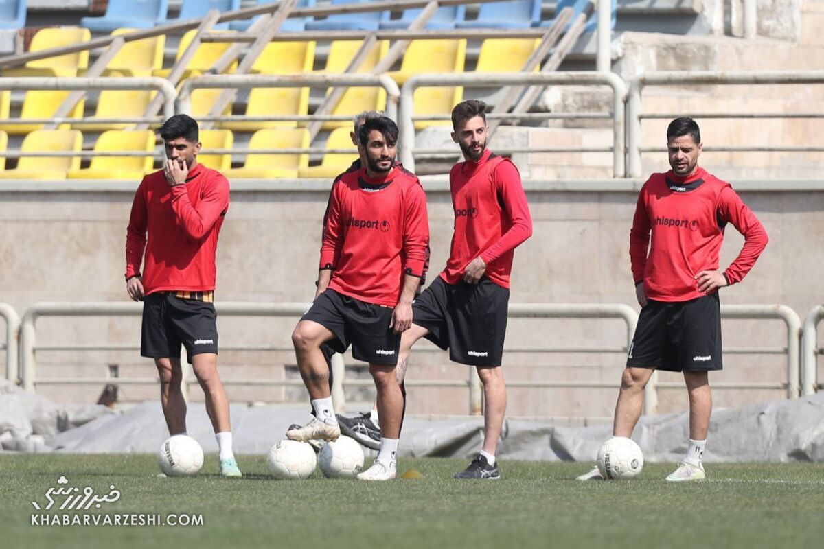 تصاویر| اختراع جدید کریم باقری در تمرین پرسپولیس