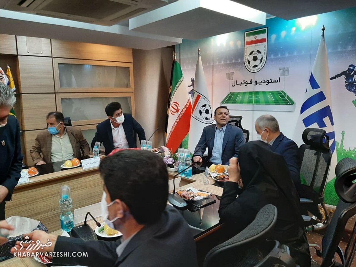 بازگشت دوباره رئیس معزول به فدراسیون فوتبال؛ توهم یا واقعیت؟/ شمارش معکوس برای فرو ریختن تاج و تخت!