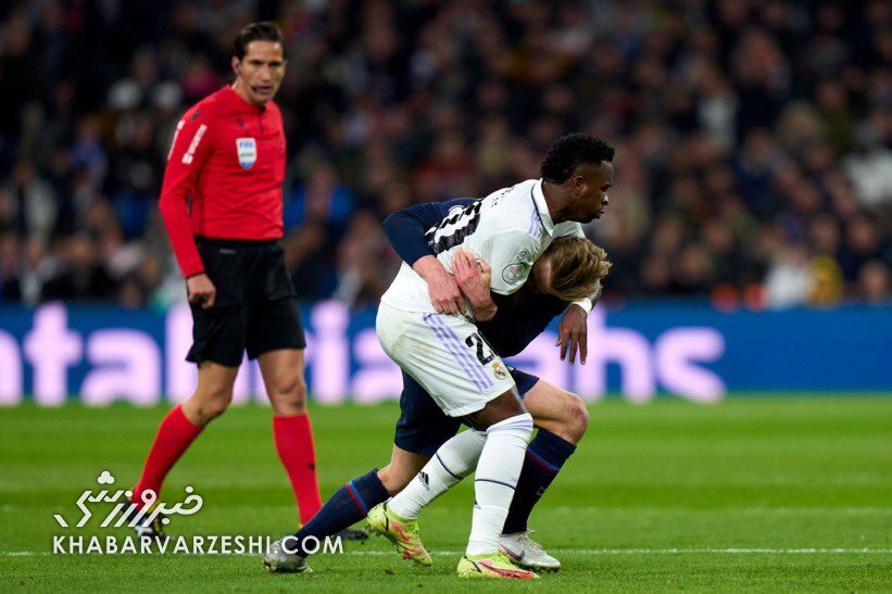 عکس| رژه گاوی روی مغز ستاره رئال/ بارسا به این شکل قلب مادرید را از کار انداخت الکلاسیکو