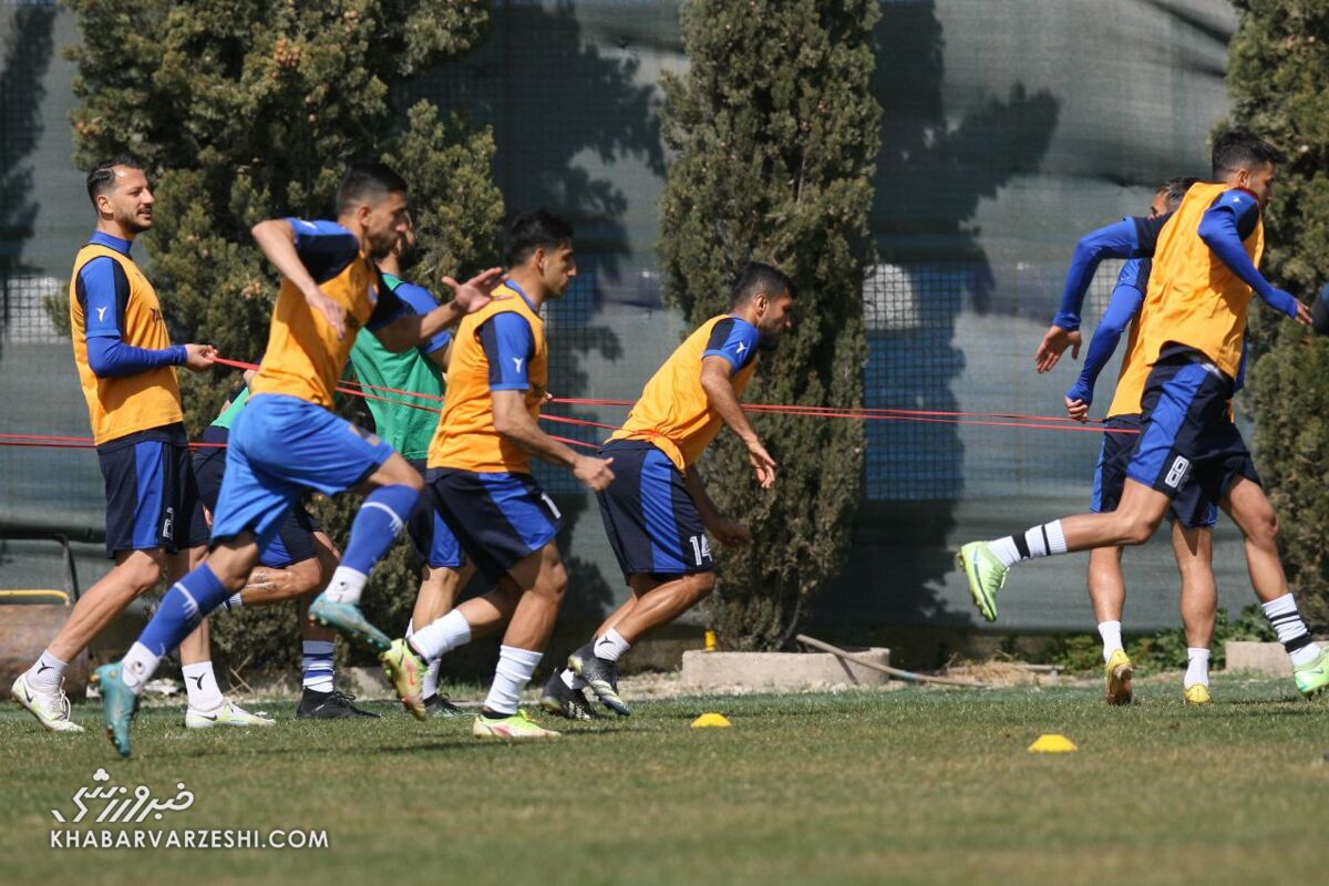 عکس| کشبازی استقلالیها جلوی چشم خسرو حیدری