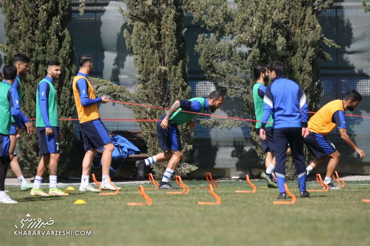 عکس| کشبازی استقلالیها جلوی چشم خسرو حیدری