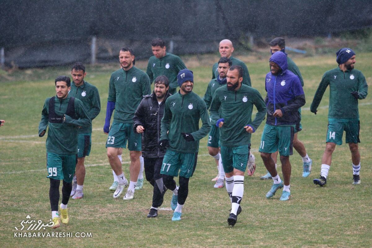 تصاویر کمتر دیده شده از تمرین استقلال/ شاگردان ساپینتو خیس آب شدند