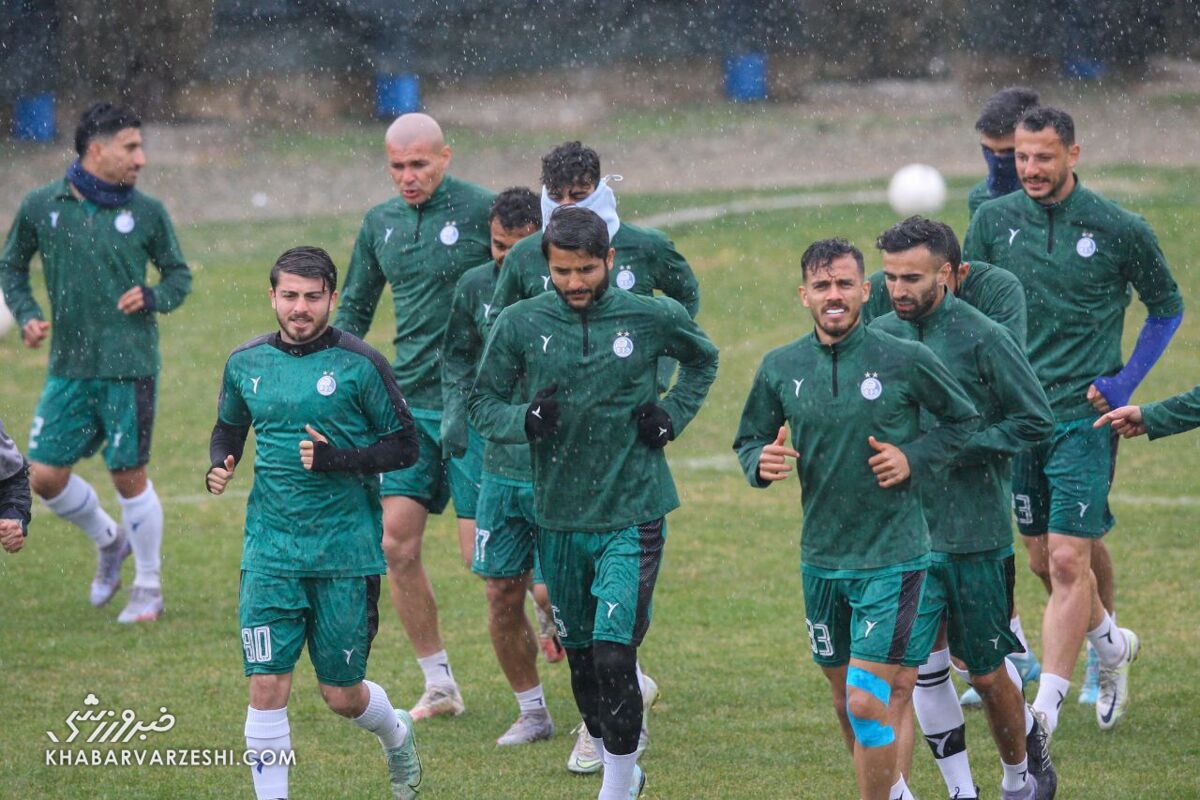 تصاویر کمتر دیده شده از تمرین استقلال/ شاگردان ساپینتو خیس آب شدند