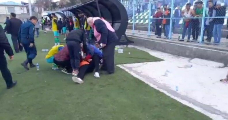 تصاویر| جهانبخش بیهوش شد/ امداد فوری پس از شوک ناگهانی قبل از سوت پایان