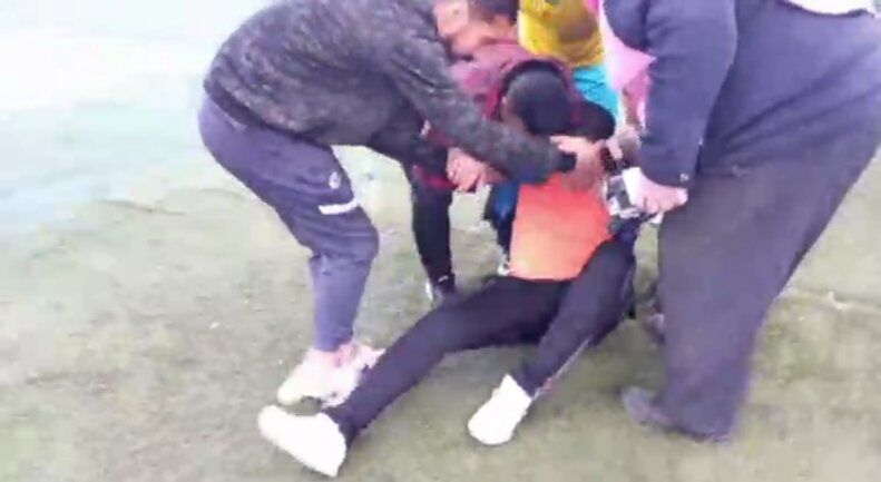 تصاویر| جهانبخش بیهوش شد/ امداد فوری پس از شوک ناگهانی قبل از سوت پایان