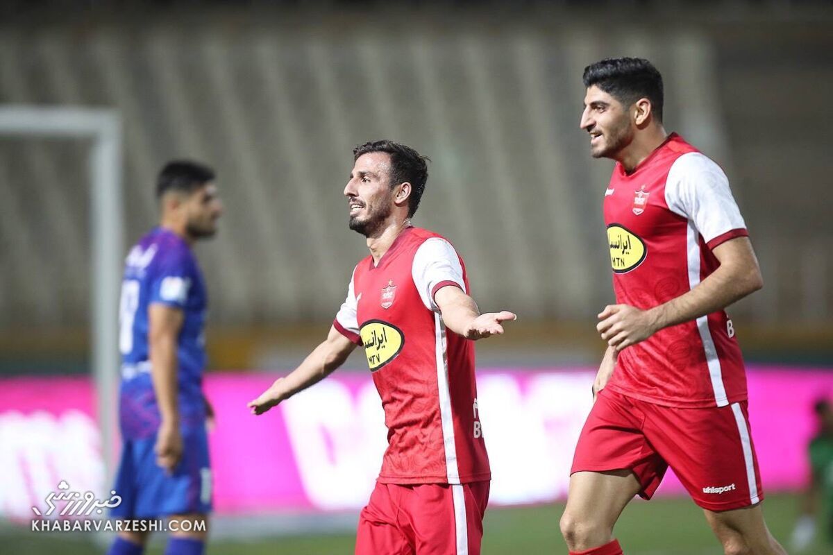 تبعات پیروزی استقلال در اهواز/ حمله هواداران پرسپولیس به ۳ ستاره؛ چرا کبریت بی خطر شدهاید؟