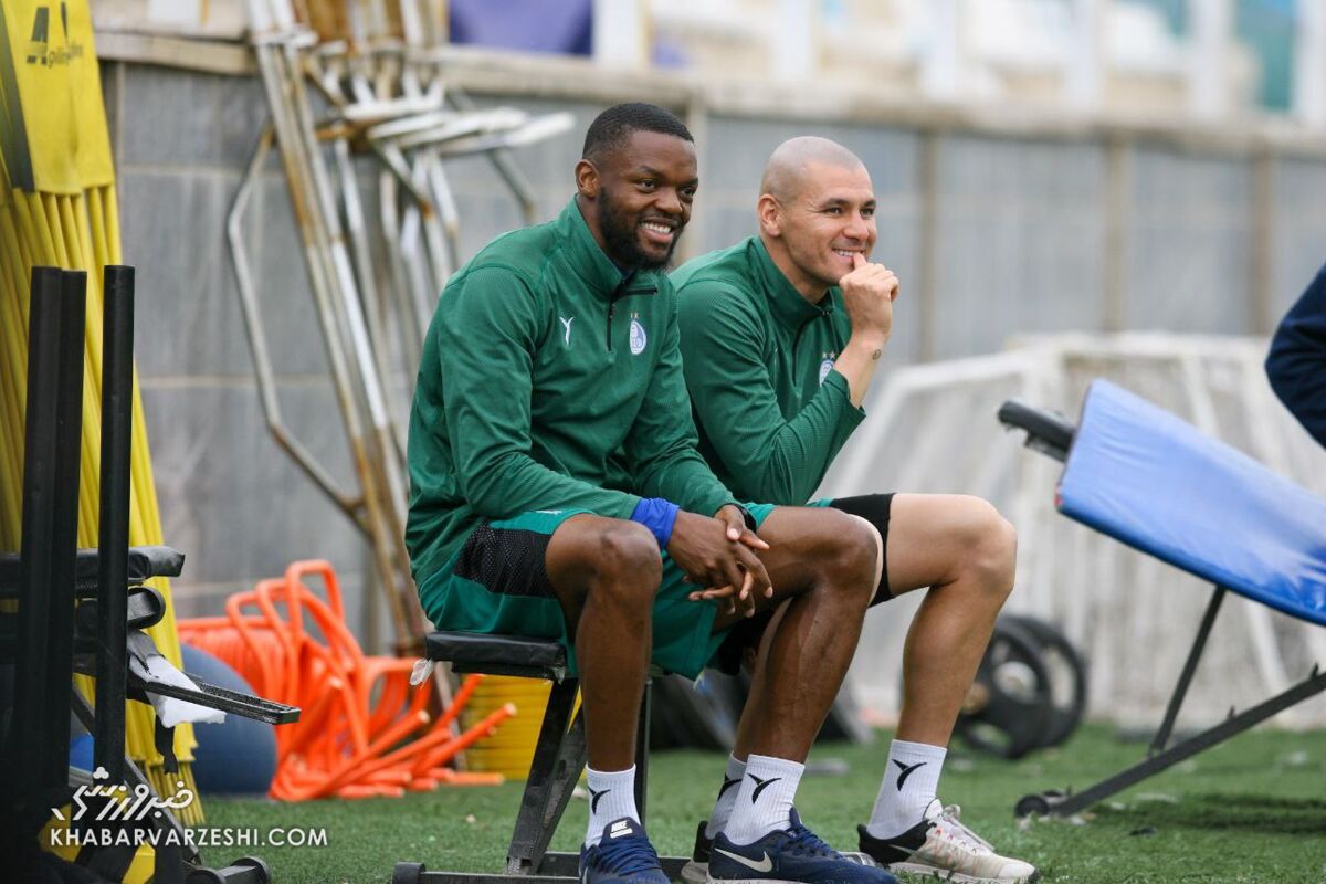 خطر ۲میلیون یورویی از بیخ گوش استقلال گذشت؛ چرا از صحنه پرداخت پول فیلمبرداری شد؟/ هیچکس از حذفکننده ایمیلهای آمانوف شکایت نکرده!