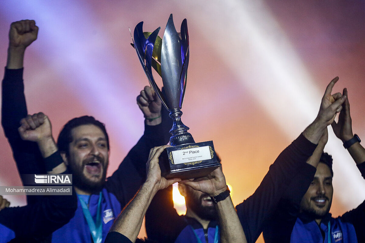 قاب عکس عجیب برای آقای گل استقلال/ جام مشترک فوتبال و والیبال