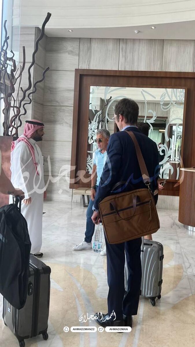 تصاویر| سفر خبرساز پدر مسی به عربستان/ لئو سرانجام مقابل پیشنهاد وسوسهانگیز کوتاه میآید یا...